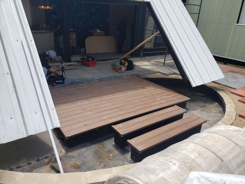 Deck com degraus instalado em Vila Velha